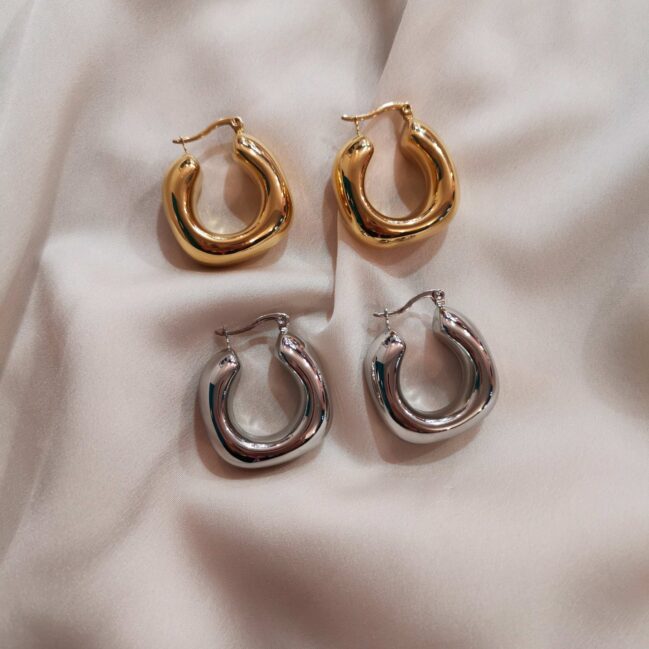 Orecchini a forma squadrata