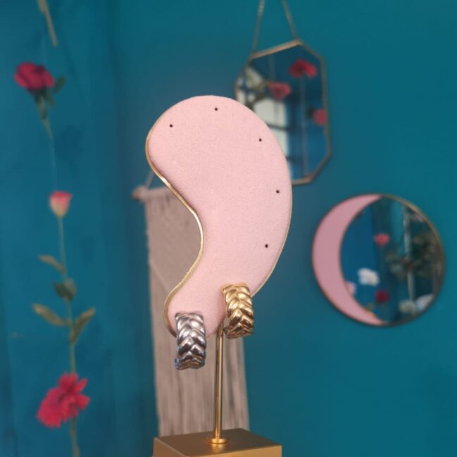 Orecchini bombati a rilievo