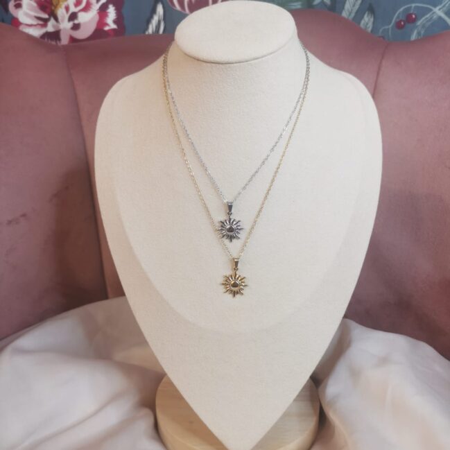 Collana con ciondolo sole