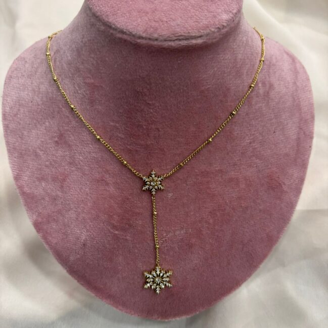 Collana con fiocco di neve pendente