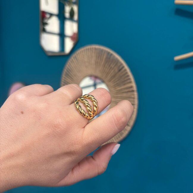 Anello intrecciato